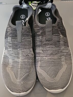 DSG Men's Knit Water Shoes: GRAY: NEW WITH TAGS: SIZE 9
